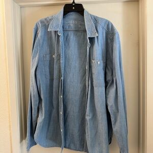 GAP Men's Casual Denim Button Down Shirt